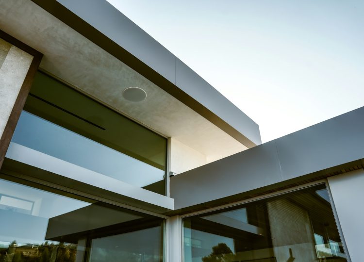 luigi-estuye-lucreative-T5_6K4Xlk5I-unsplash