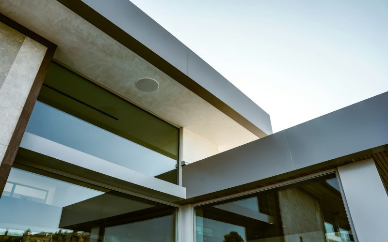 luigi-estuye-lucreative-T5_6K4Xlk5I-unsplash